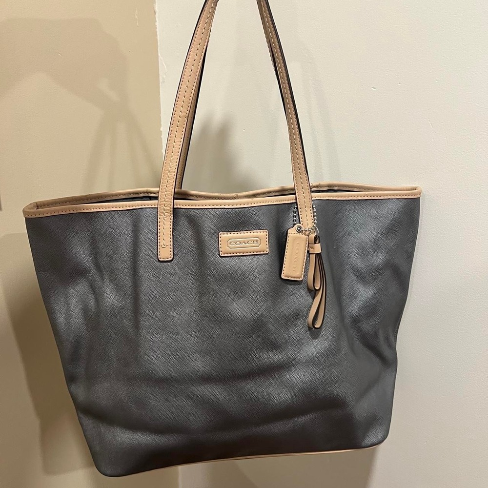 Y2K 2000s Coach Grey & Cream Gallery Tote Shoulder Bag / Handbag